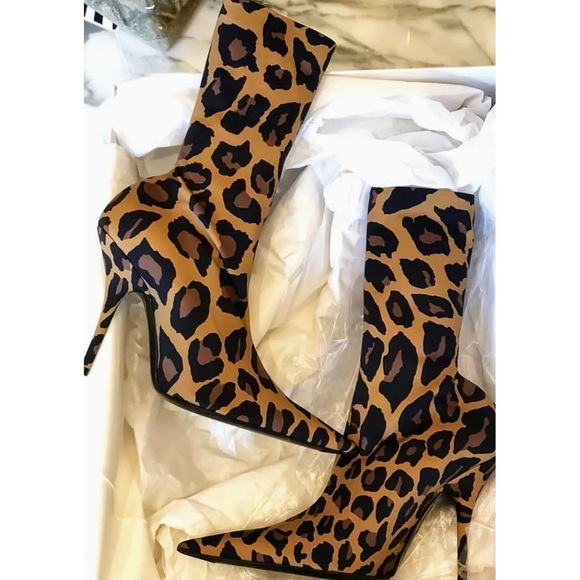 BALENCIAGA KNIFE LEOPARD PRINT SPANDEX SOCK BOOTIES SIZE 37 NIB - Picture 1 of 9